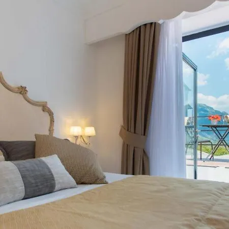 Hotel Amalfi Coast 3*